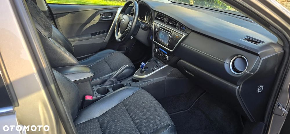 Toyota Auris 1.8 HSD Prestige - 8