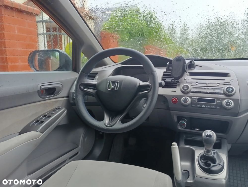 Honda Civic 1.8 Comfort - 28