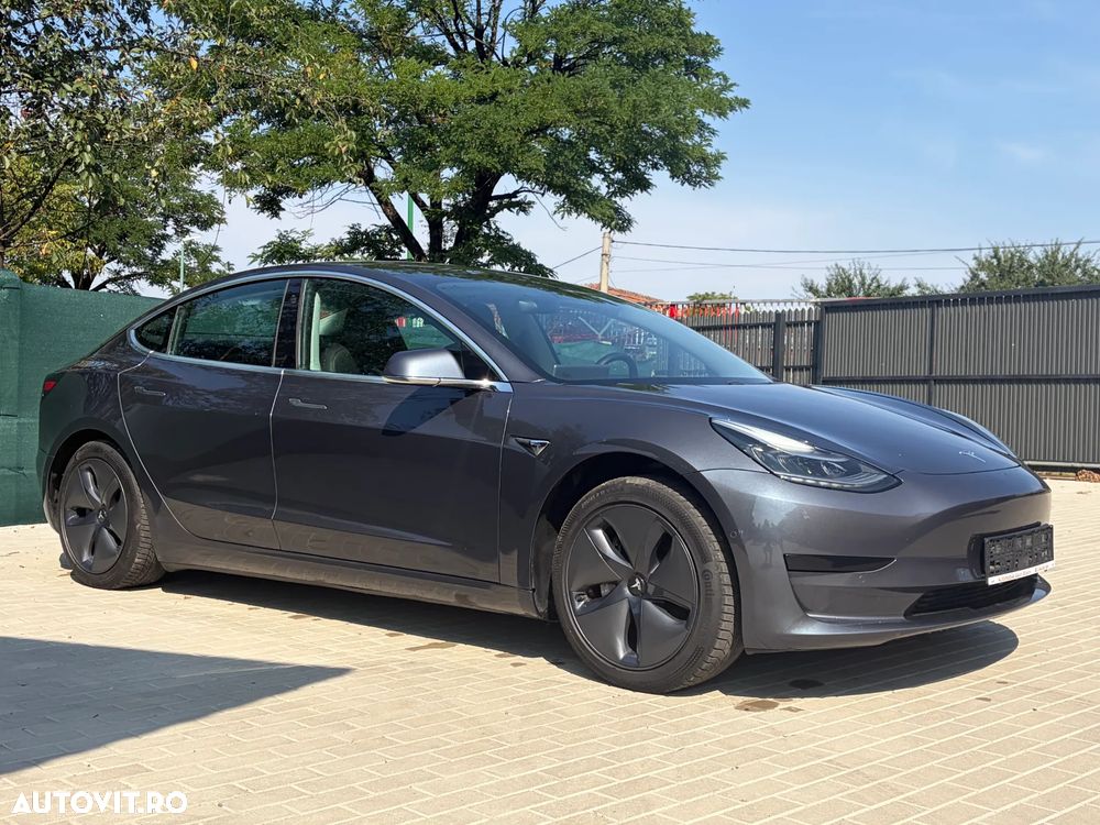 Tesla Model 3 - 11
