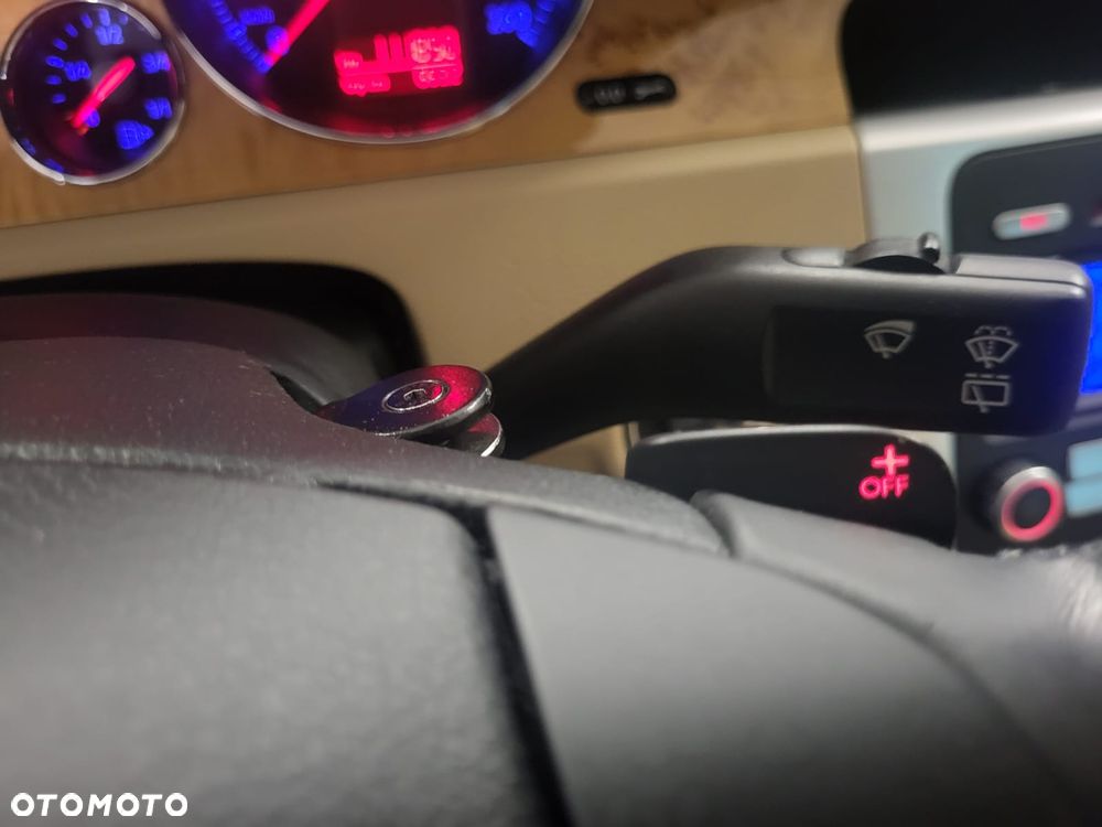 Volkswagen Passat Variant 2.0 TDI DSG Highline - 11