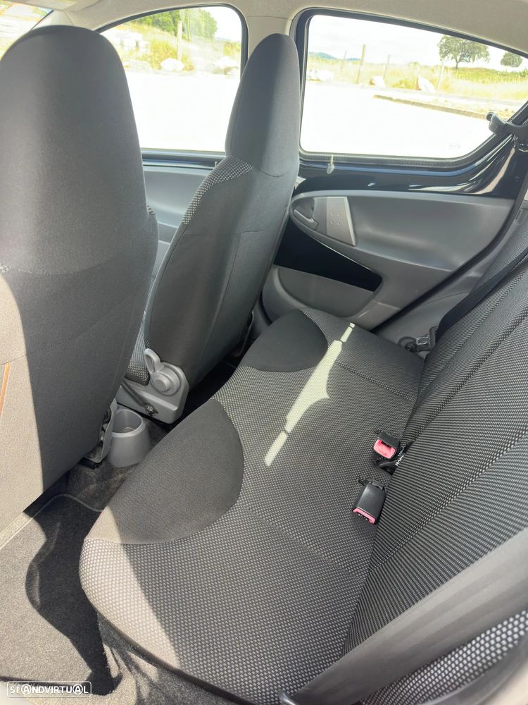 Toyota Aygo 1.0 Plus - 14