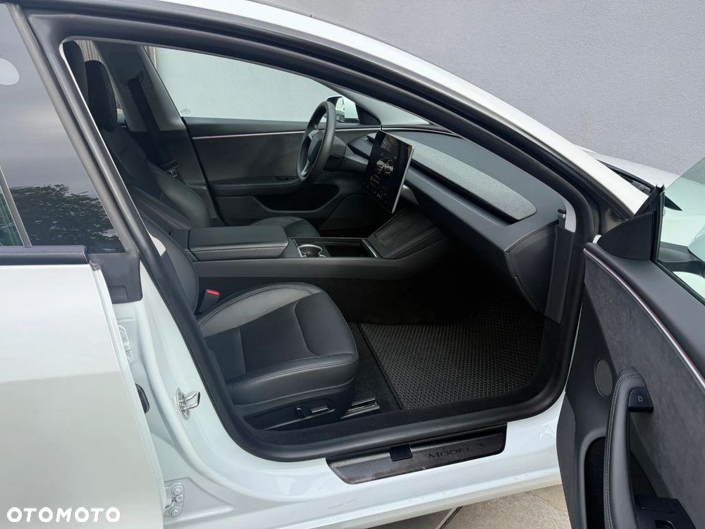 Tesla Model 3 Long Range AWD - 9