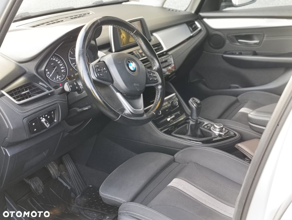 BMW Seria 2 218d xDrive M Sport - 6