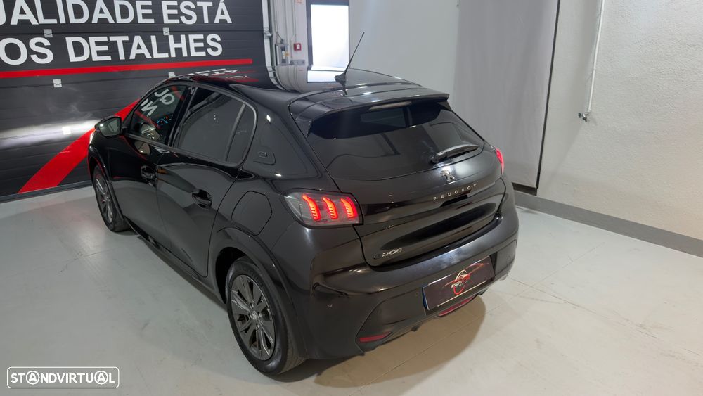 Peugeot e-208 Allure - 9