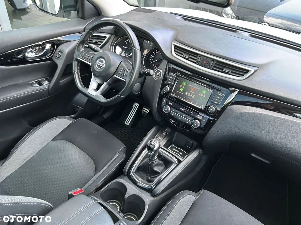 Nissan Qashqai 1.3 DIG-T N-Connecta EU6d - 16