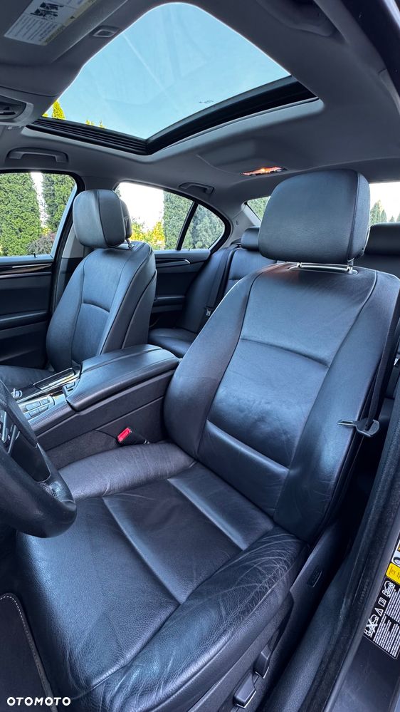 BMW Seria 5 528i xDrive Luxury Line - 8