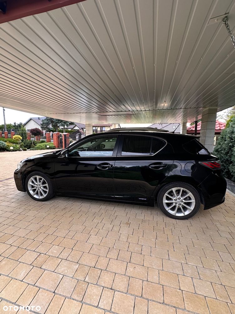 Lexus CT - 4