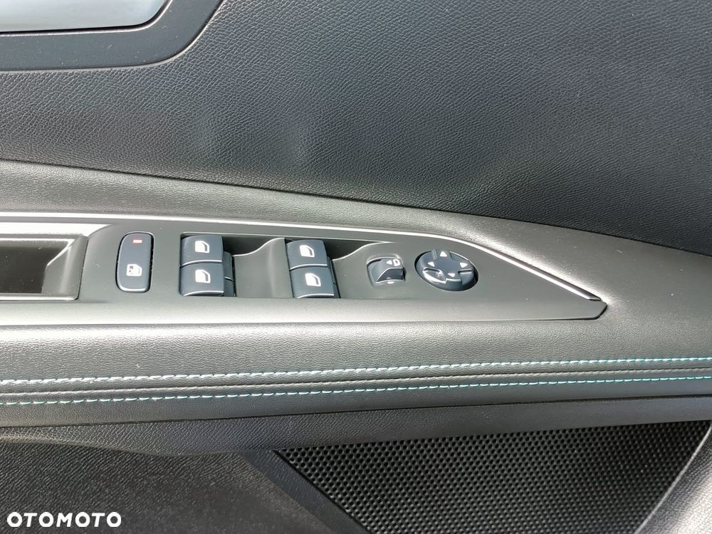 Peugeot 3008 PureTech 130 Stop & Start GPF EAT8 Allure Pack - 24