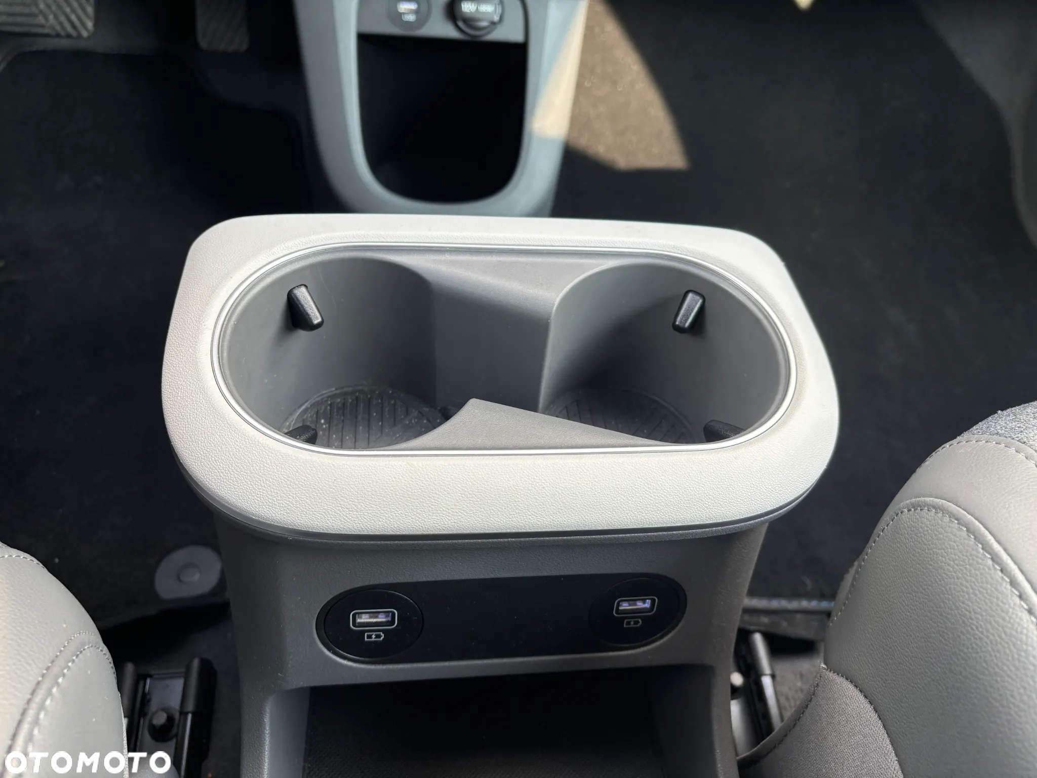 Hyundai IONIQ - 18