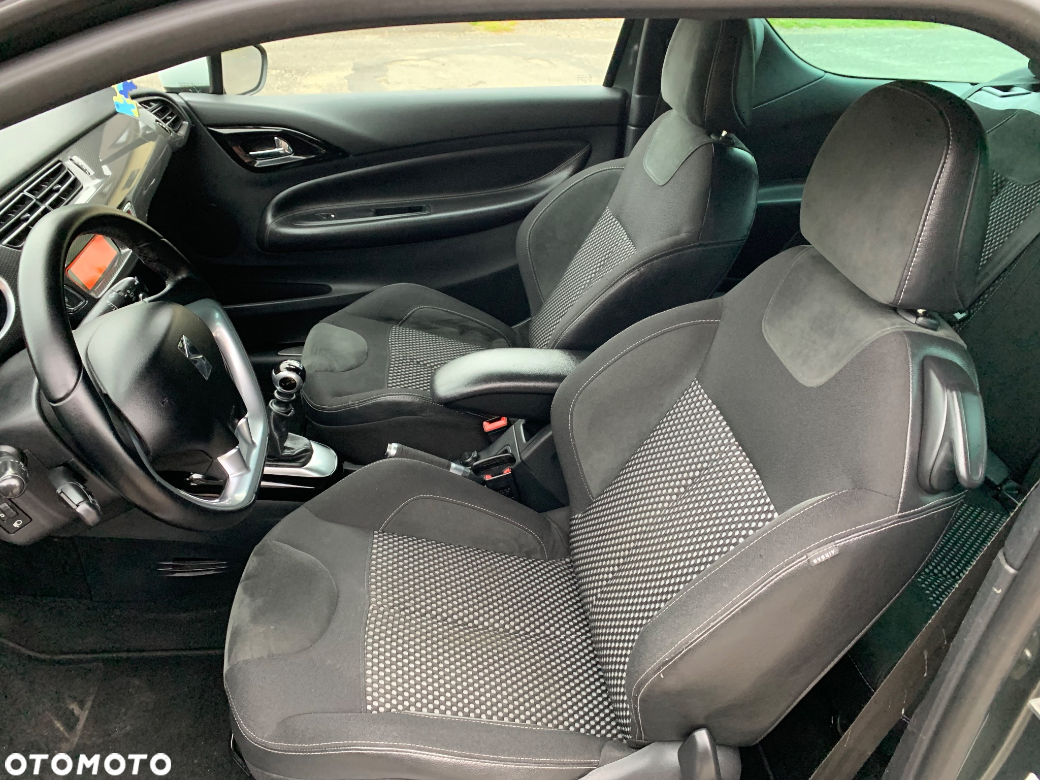 Citroën DS3 e-HDi 110 FAP SportChic - 25