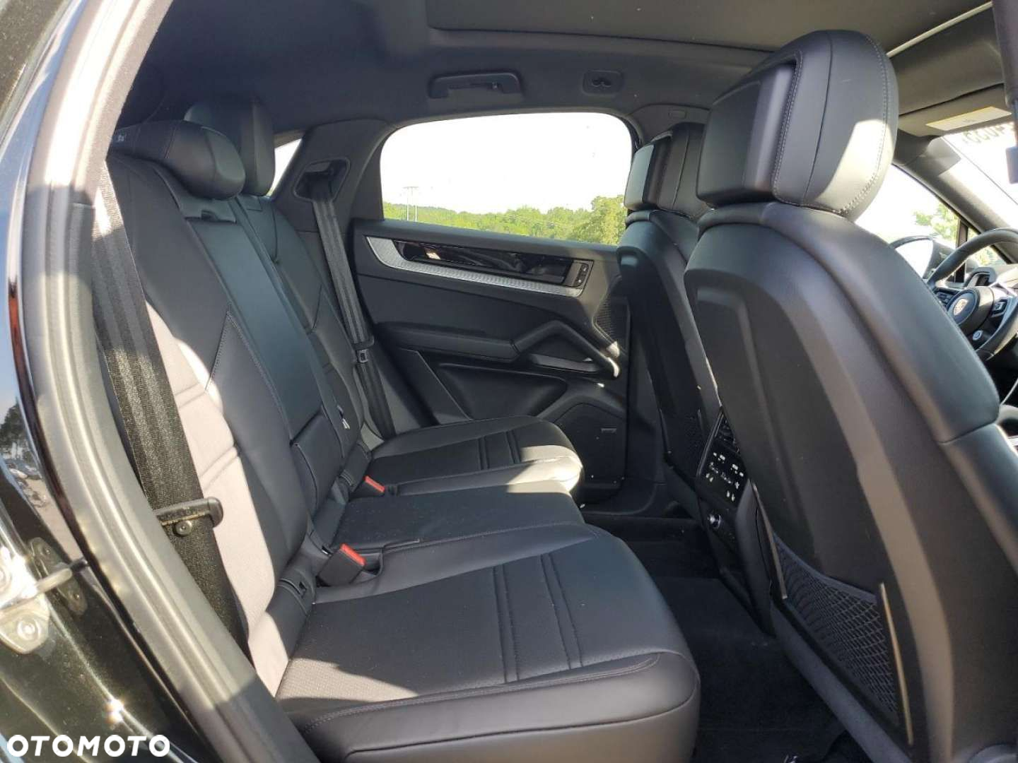 Porsche Cayenne - 12