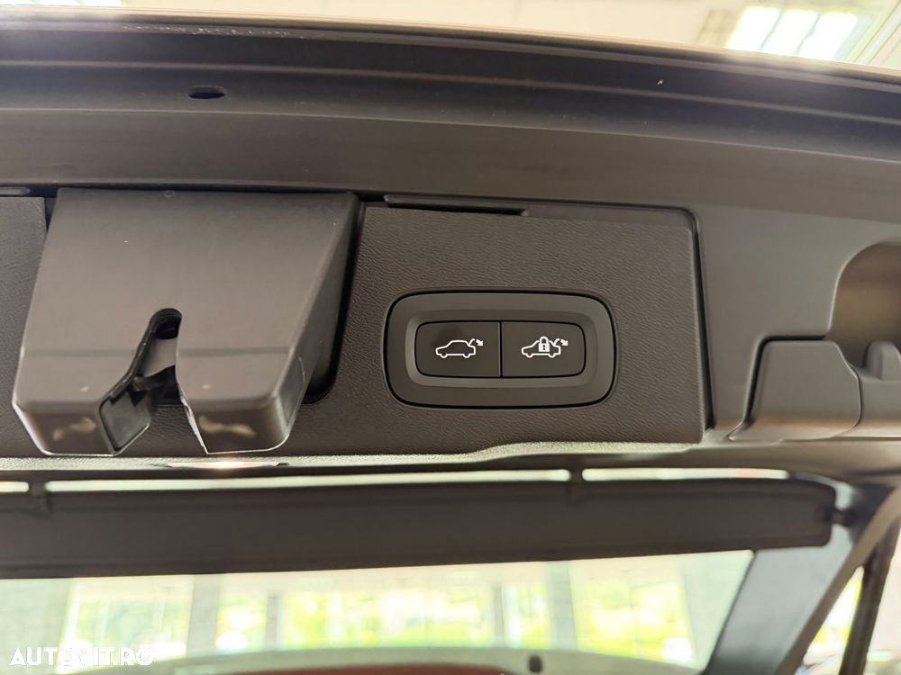 Volvo XC 60 T8 AWD Plus Dark - 14