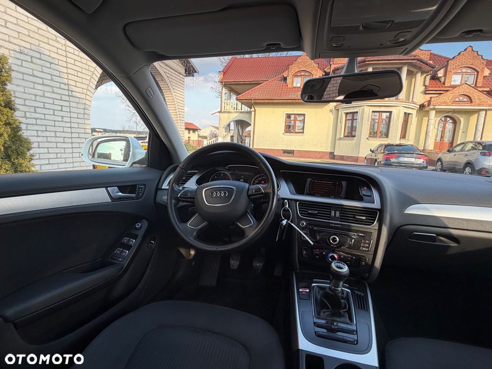 Audi A4 Limousine - 13