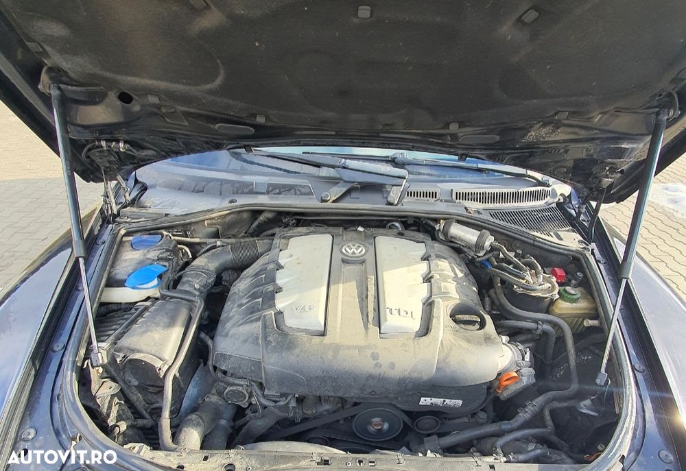 Volkswagen Touareg - 15