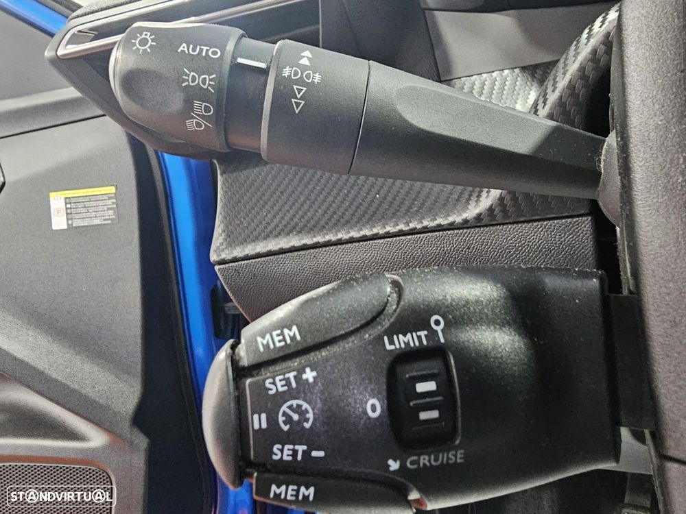 Peugeot 2008 1.2 PureTech Allure Pack - 17