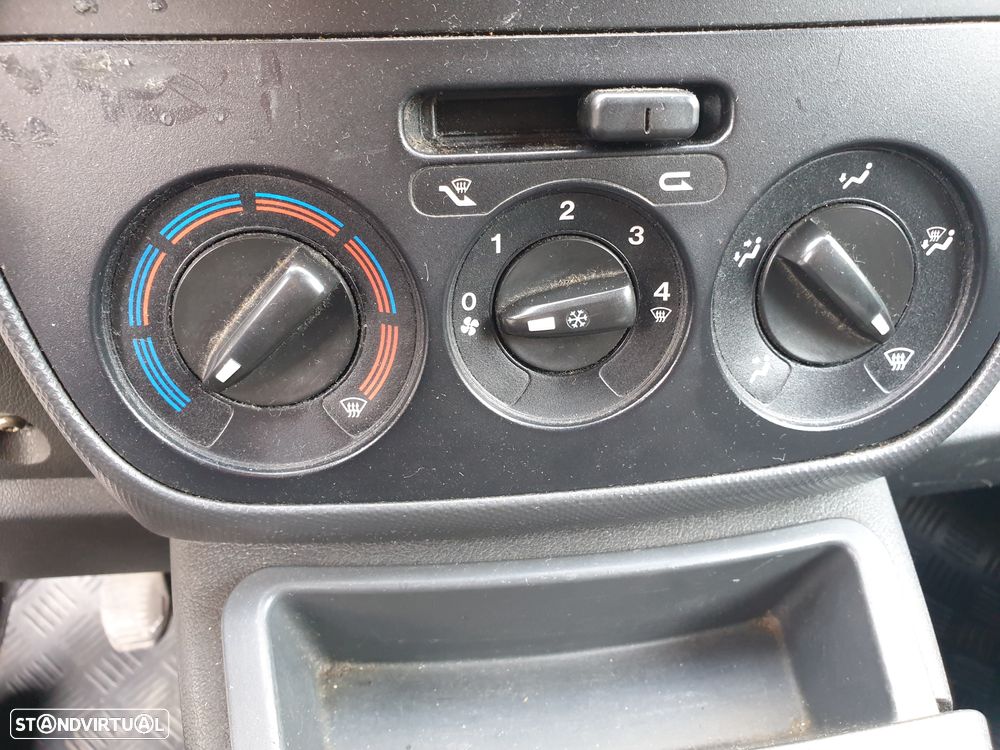 Fiat fiorino caixa isótermica A/C - 8
