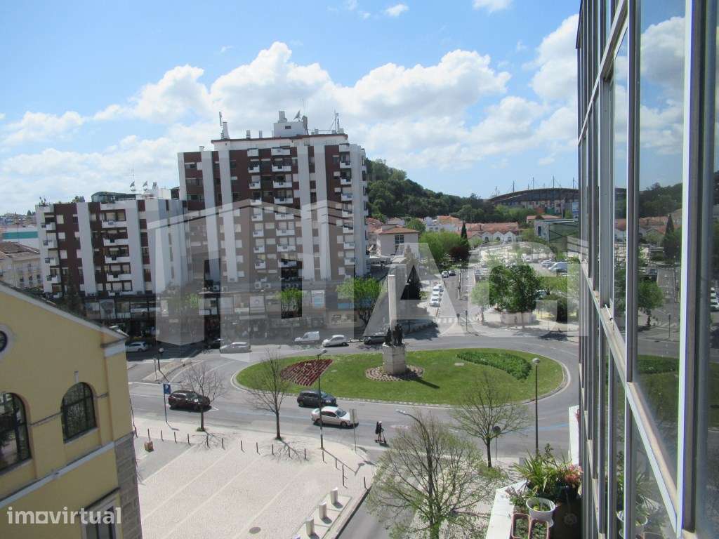 APARTAMENTO T3 - Excelente localização no centro da cidade - Grande imagem: 3/25