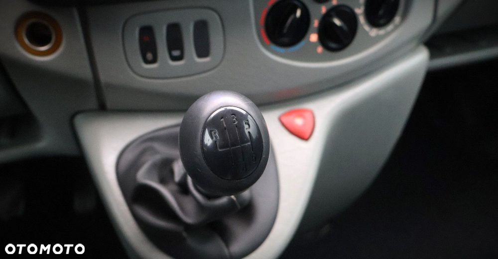 Renault Trafic - 24