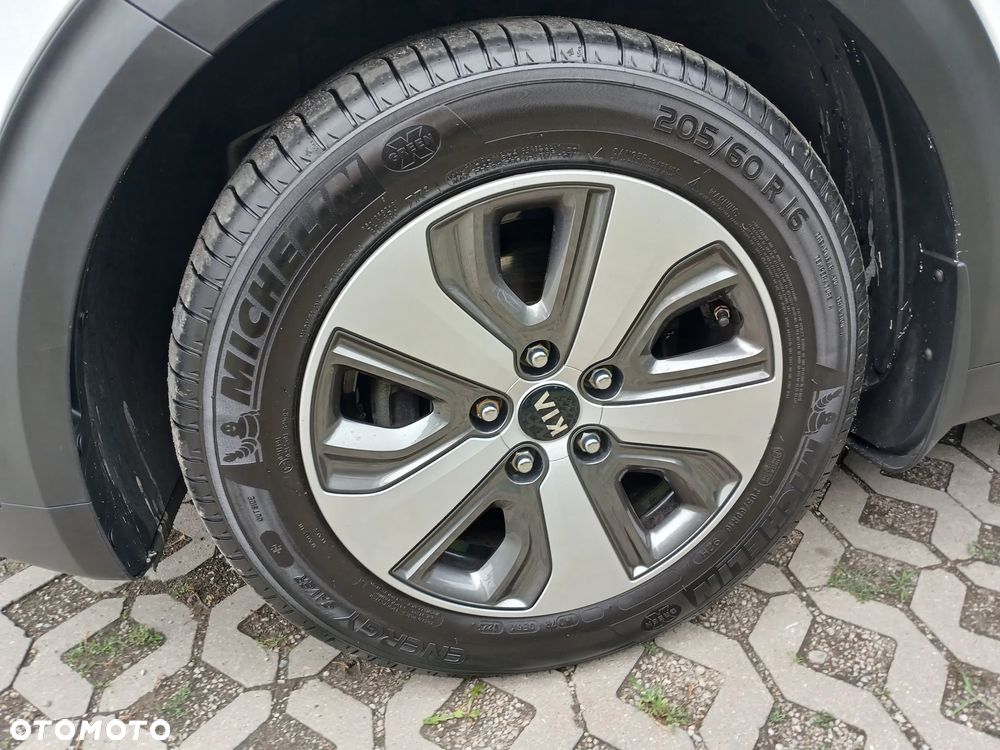 Kia Niro 1.6 GDI Hybrid M - 27