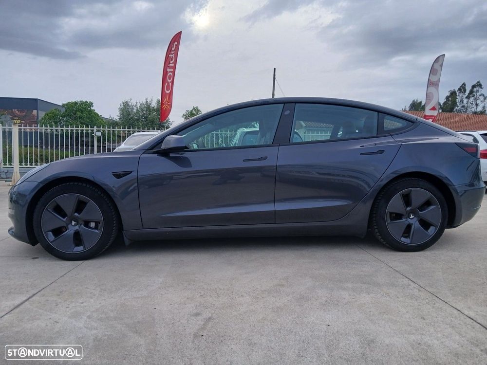 Tesla Model 3 - 10