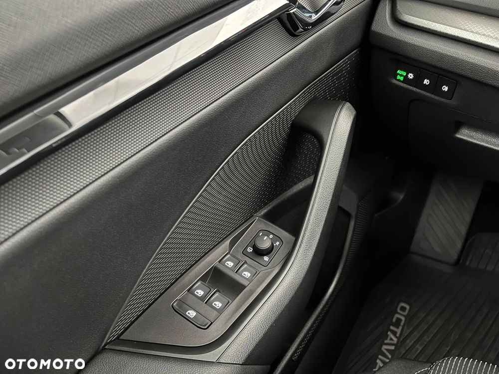 Skoda Octavia 2.0 TDI Ambition DSG - 17