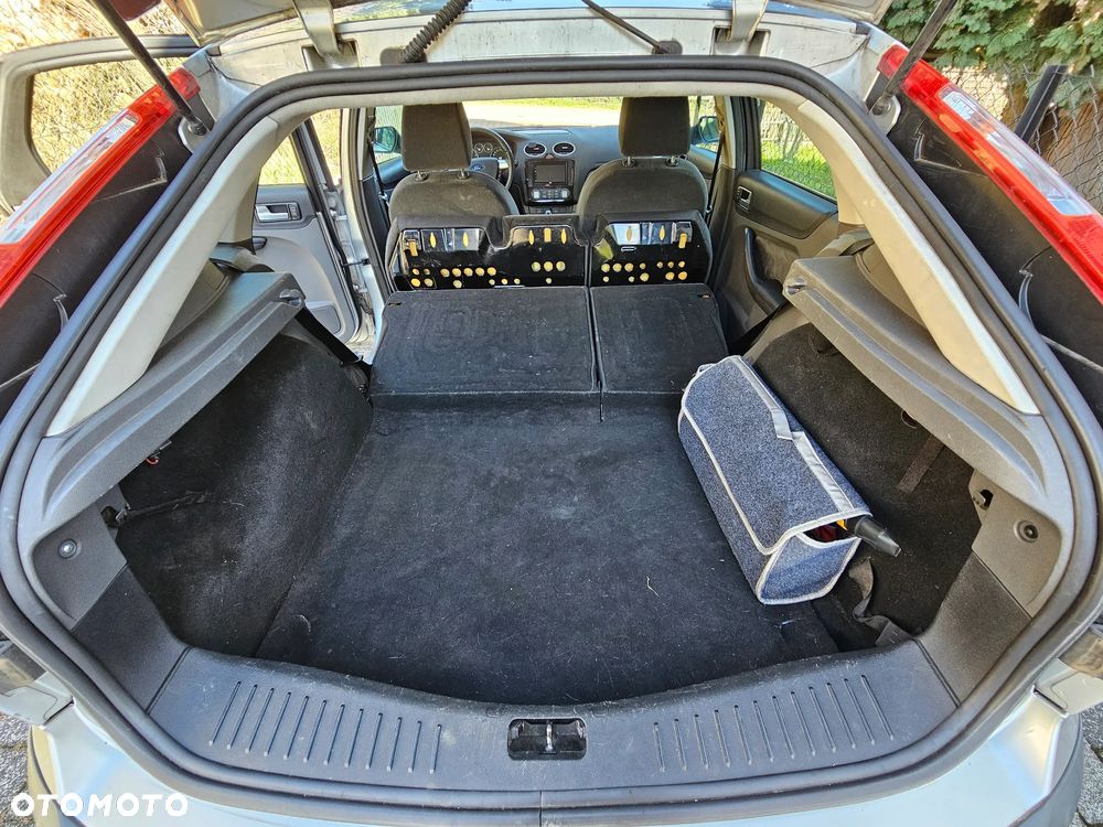 Ford Focus 2.0 Ghia - 22