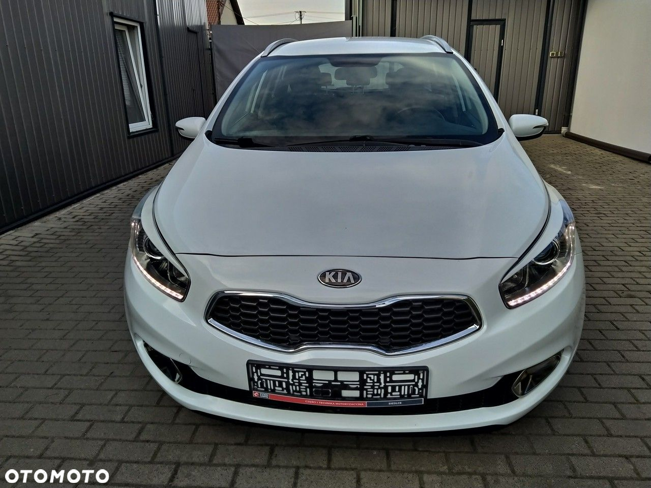 Kia Ceed 1.6 GDI DCT Platinum Edition - 11
