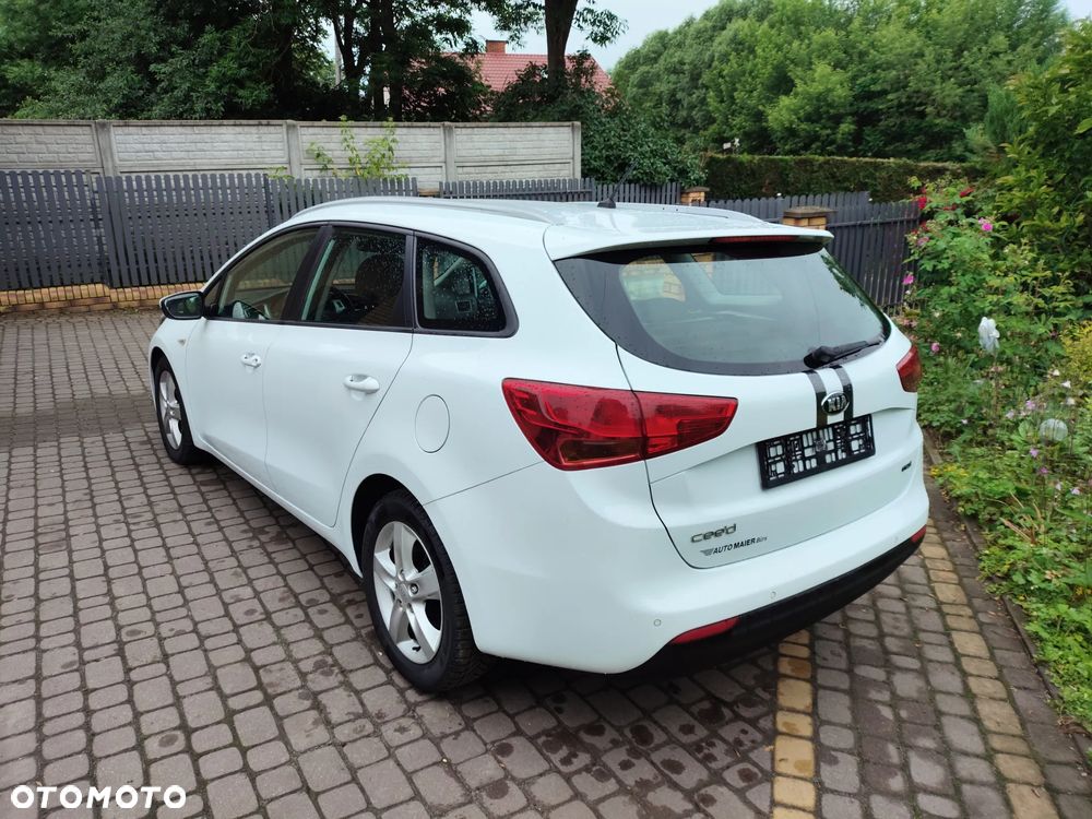 Kia Ceed - 22