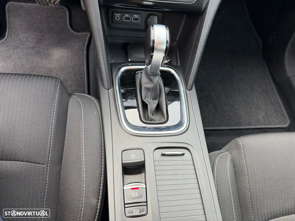 Renault Mégane 1.6 Plug-In Limited - 19