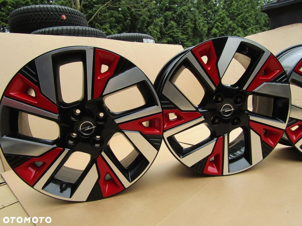 4x Felgi Aluminiowe 18 Opel Mokka II B Corsa F Peugeot 2008 II 2008 5008 Citroen DS3 DS4 C4 Cactus C3 II III 7 j 4x108 ET35 - 29
