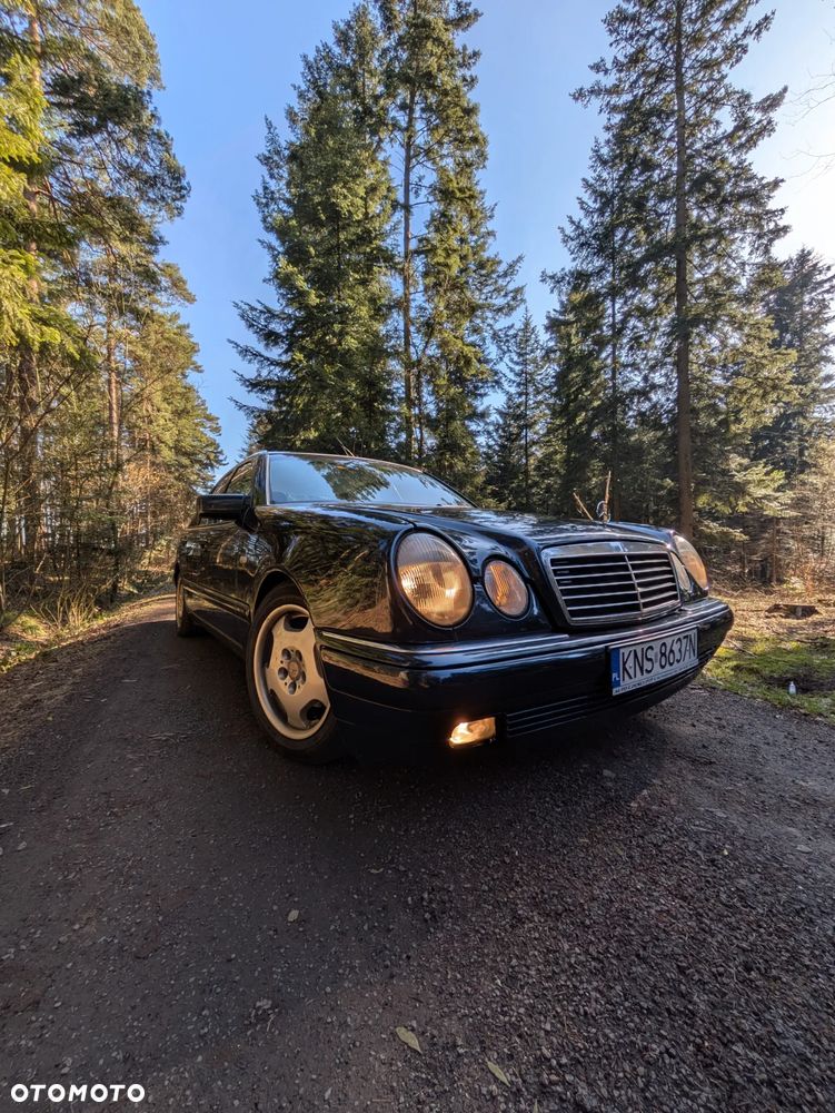 Mercedes-Benz Klasa E 220 D Avantgarde - 9