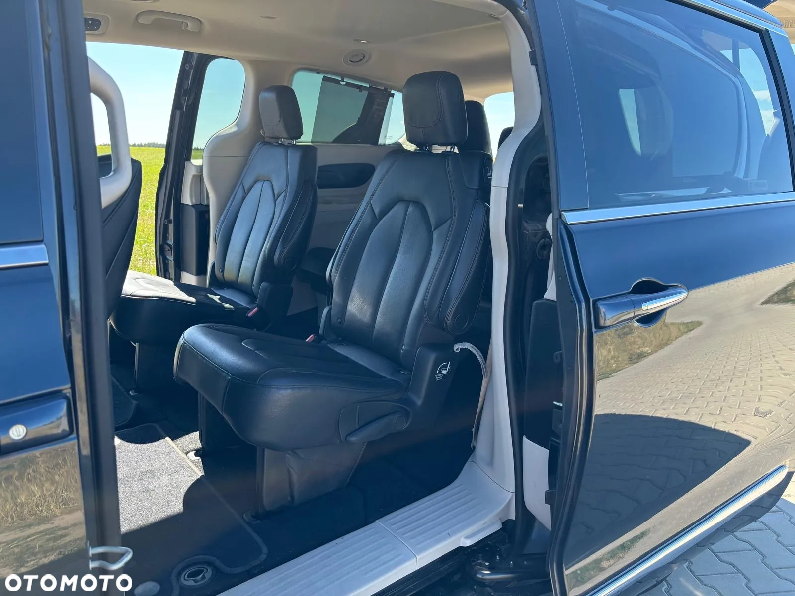 Chrysler Pacifica - 15