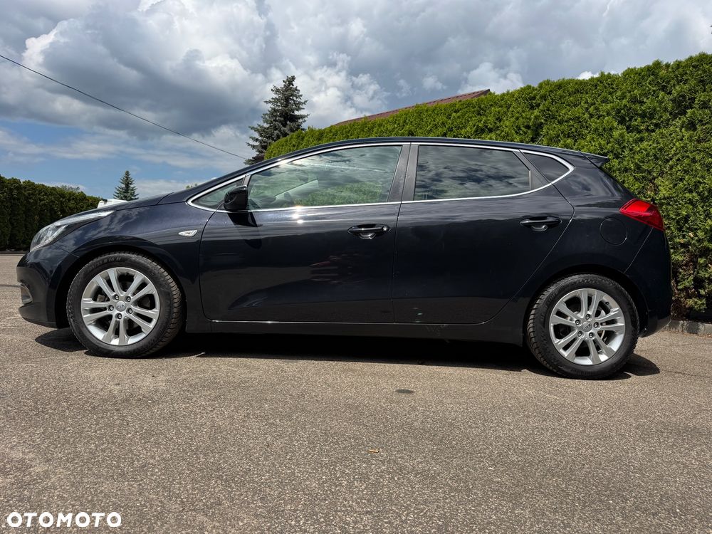 Kia Ceed 1.6 CRDi 128 ISG Fifa World Cup Edition - 9