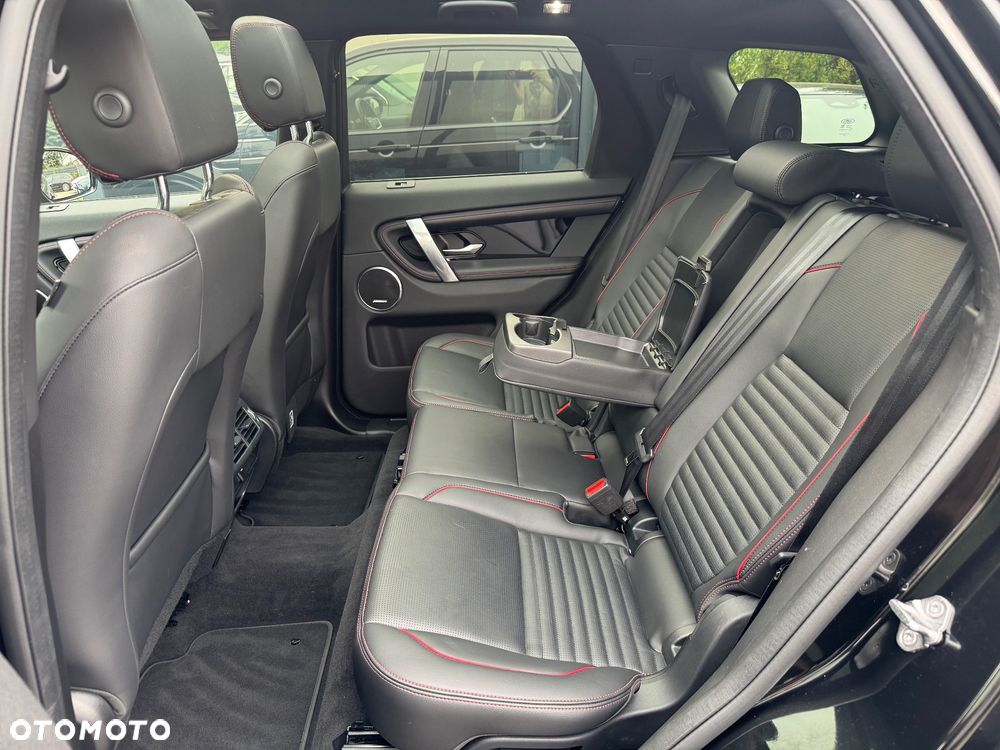 Land Rover Discovery Sport P300e R-Dynamic HSE - 28
