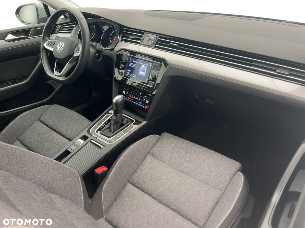 Volkswagen Passat - 15