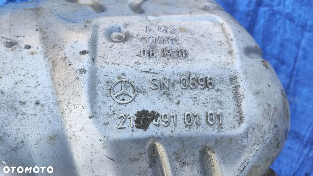 TŁUMIK KOŃCOWY PRAWY WYDECH A2194910101 MERCEDES CLS W219 C219 3.5 V6 - 4