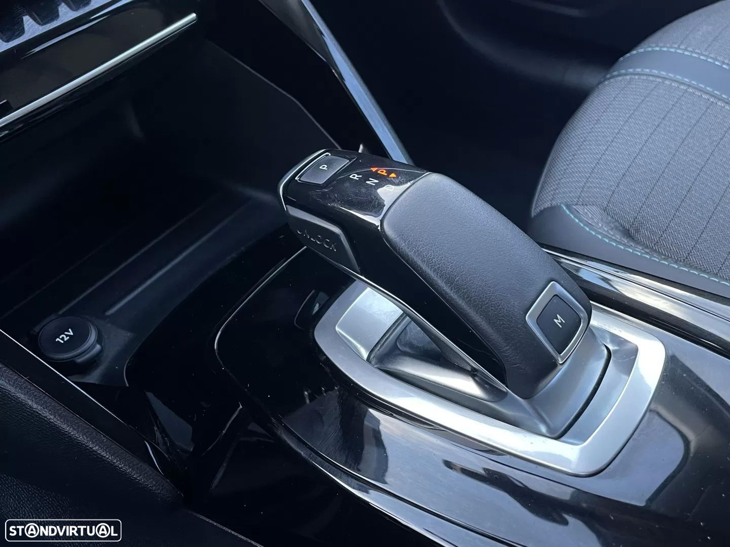 Peugeot 208 - 13