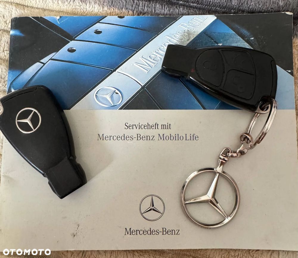 Mercedes-Benz Klasa E - 32