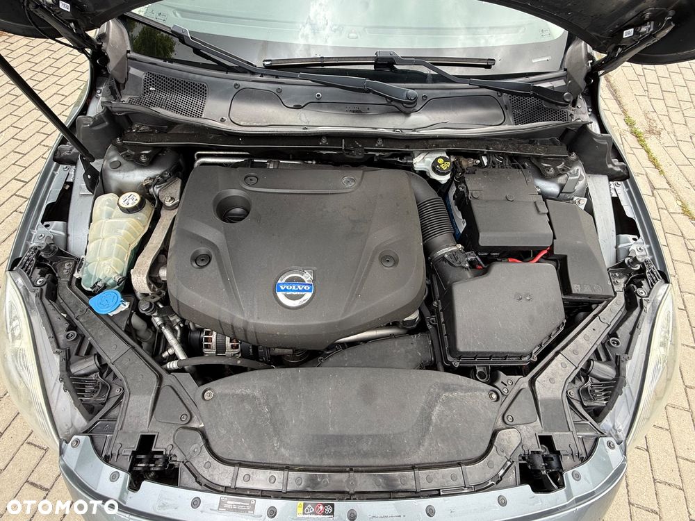 Volvo V40 D4 Momentum - 20