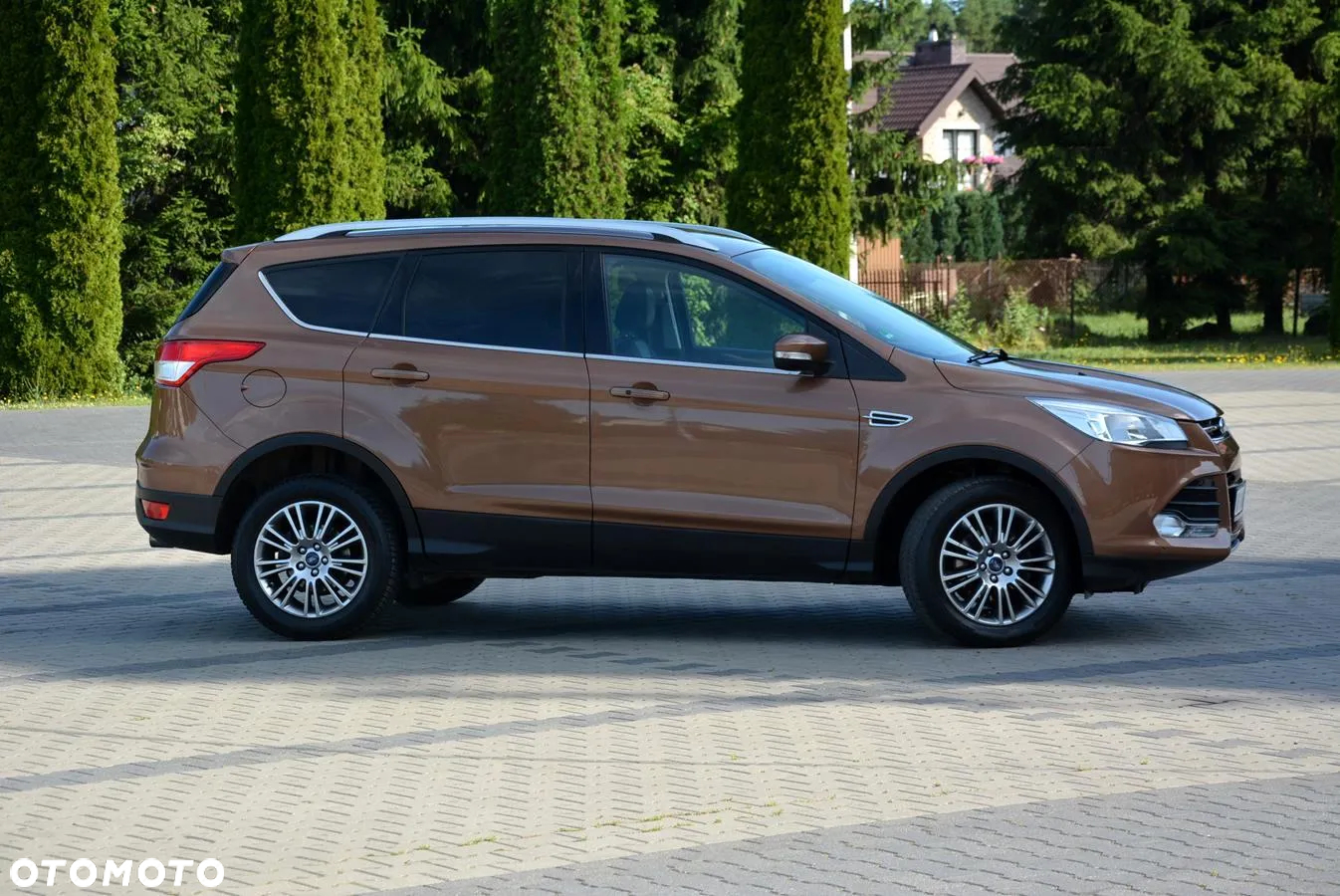 Ford Kuga 1.6 EcoBoost 2x4 Titanium - 4