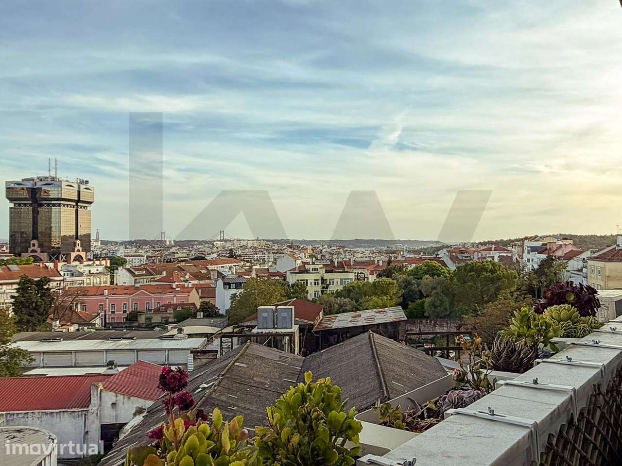 Lisboa, Campolide | Espaçoso  Apartamento T2 com Varanda Panorâmica e - Grande imagem: 3/49