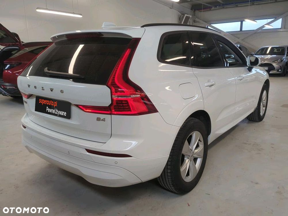 Volvo XC 60 B4 B Momentum - 4