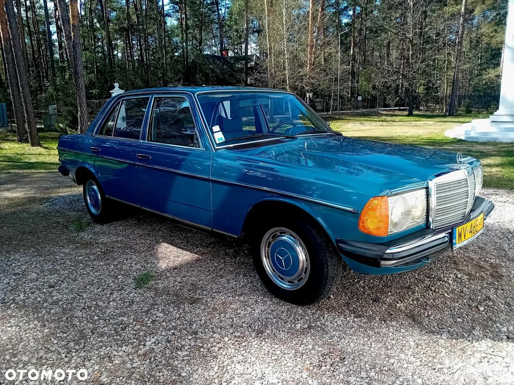 Mercedes-Benz W123 - 1