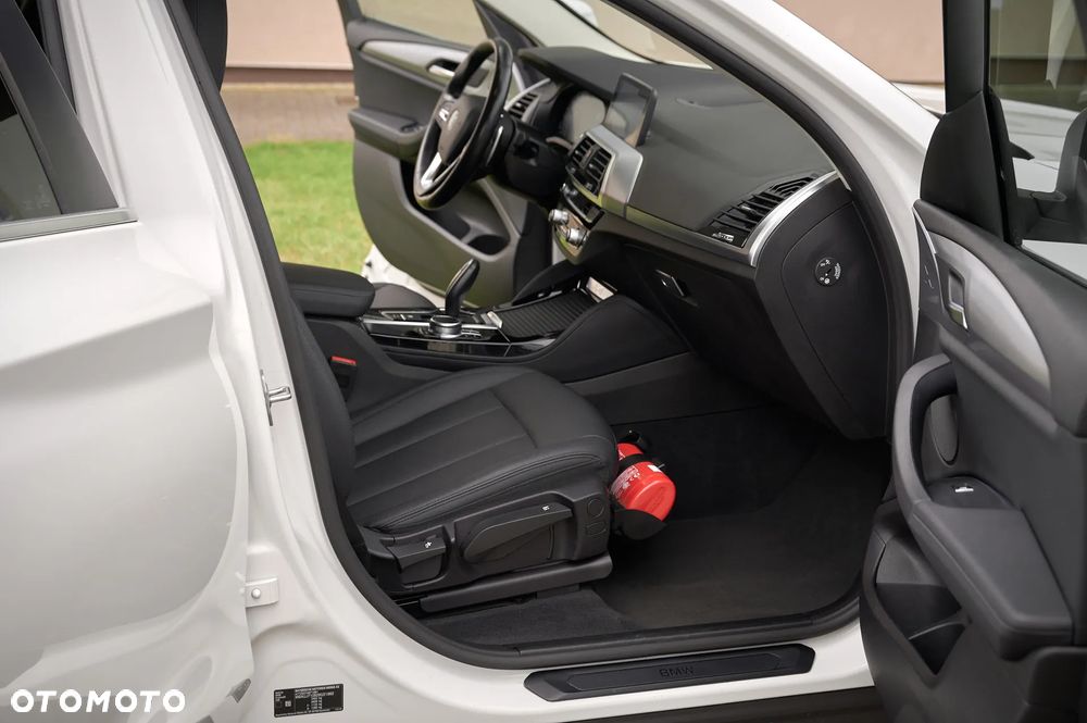 BMW X4 xDrive20i GPF sport - 24