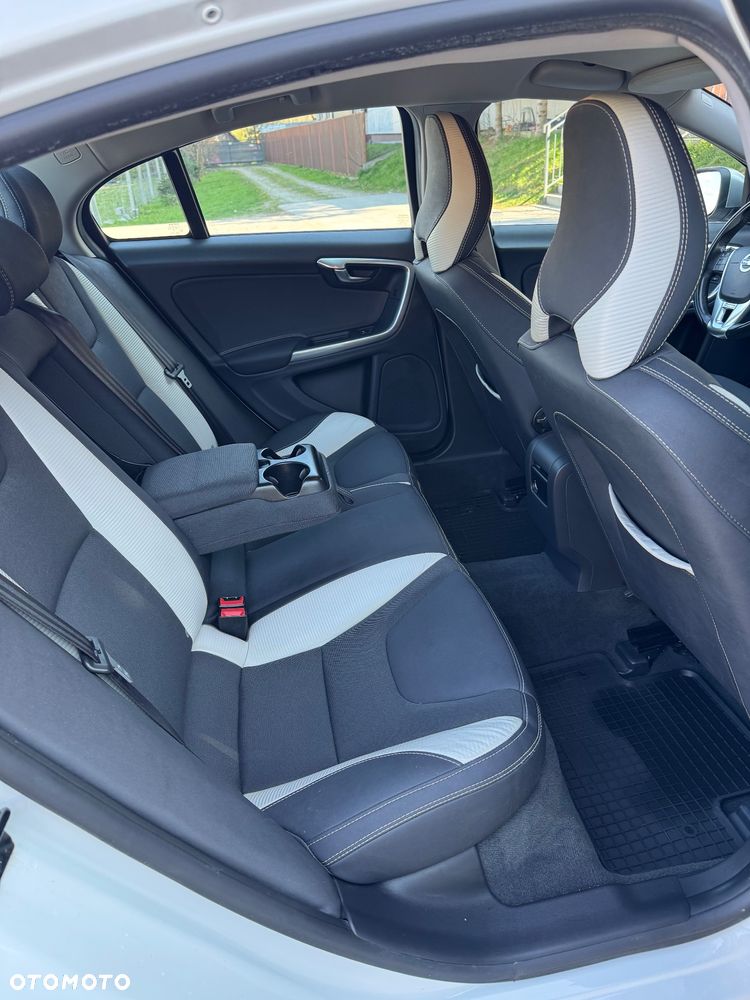 Volvo S60 DRIVe RDesign - 21