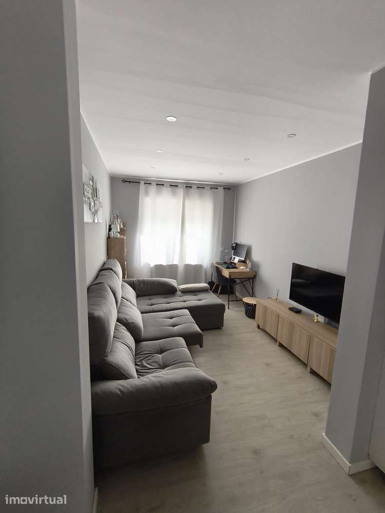 Apartamento T2, R/C alto, Avenida Jaime Cortesão, Bairro da Conceição - Grande imagem: 4/22