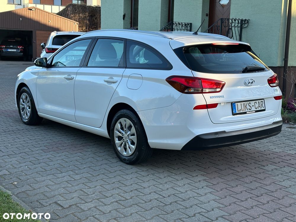 Hyundai i30 blue Kombi 1.4 Trend - 34