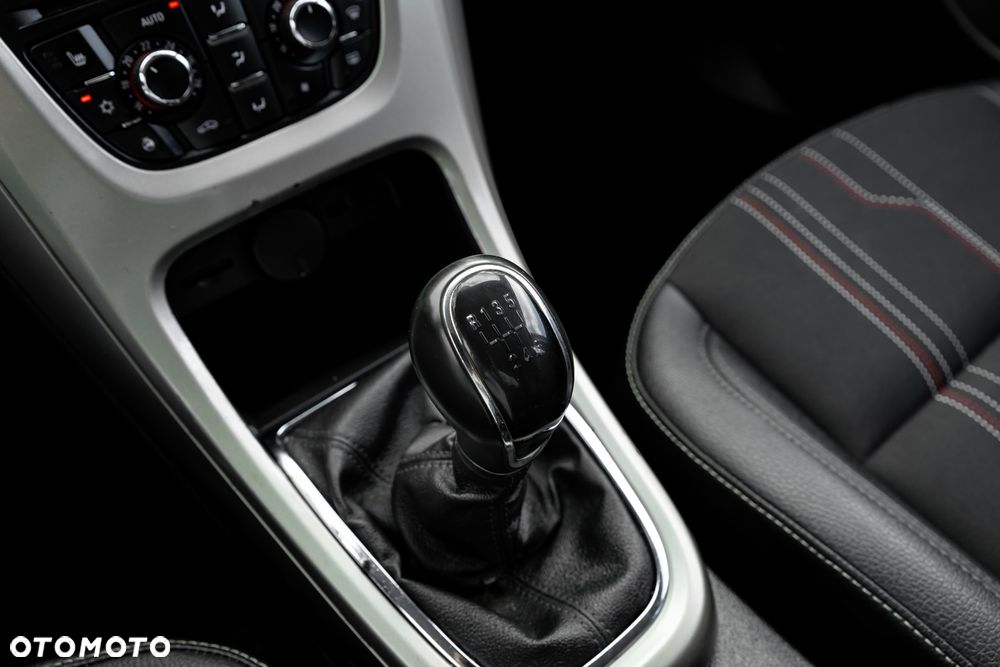 Opel Astra 1.4 Turbo - 37