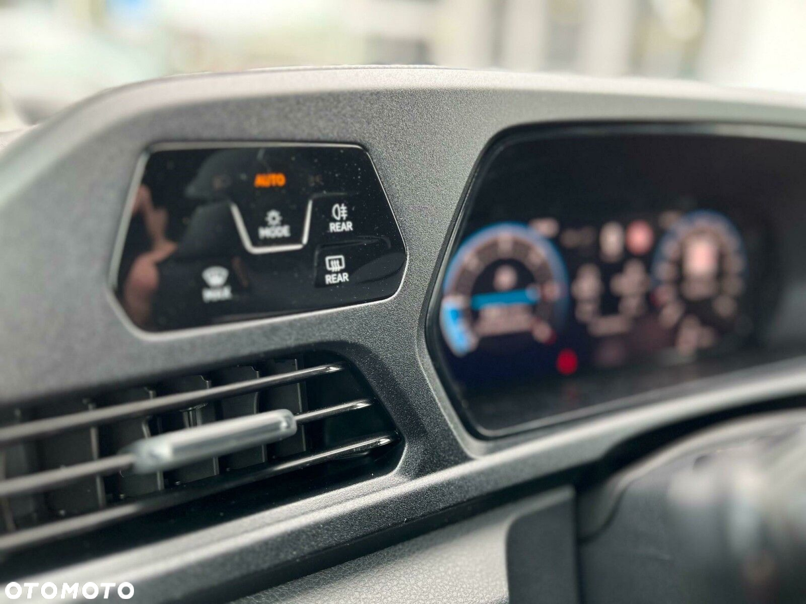 Volkswagen Caddy Caddy  silnik: 2,0 l TDI EU6 SCR  75 kW skrzynia biegów: manualna 6 -biegowa rozstaw osi: 2755 mm - 16
