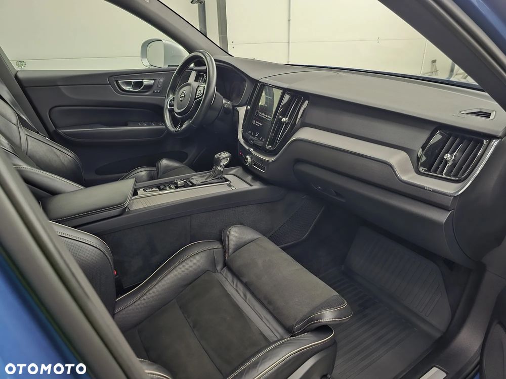 Volvo XC 60 T6 AWD Geartronic Momentum - 8
